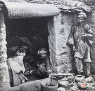 【爱历史】真实的晚清照片，穷人连衣服都穿不起，别再被清宫戏忽悠了
