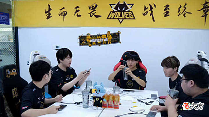 【游戏世界】狼队3-2战胜WB,小胖的澜太丝滑,fly2.3%输出躺的舒服