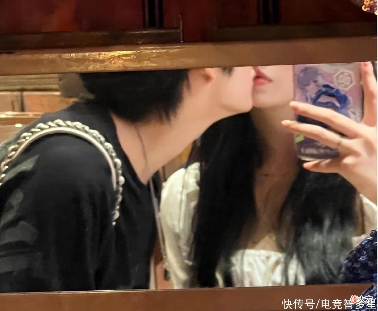 【游戏迷】电竞选手的七夕节？阿水送女友一束花高达上万，乐言半夜秀恩爱
