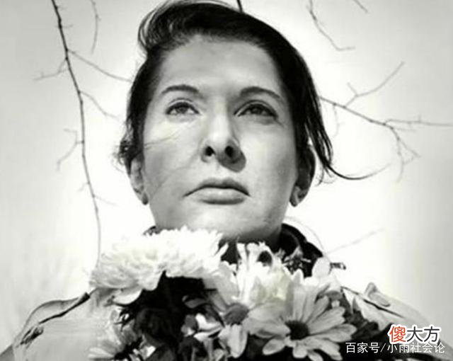 【历史故事】女子将身体麻痹6小时，路人对她的只有摧残，我看到了人性的恶