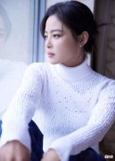 【就爱时尚】辛芷蕾反季节穿搭，热到满脸油光