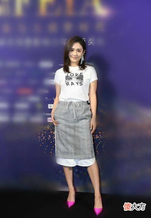 【就爱时尚】刘芸的演技到底有多低？看看这些照片你就知道了