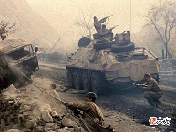 【爱历史】苏军十年征战一身伤,燃烧的轮胎被抛到两公里外!帝国坟场的血泪