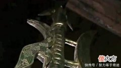 【爱历史】吕布死后赤兔马被曹操送给关羽，那方天画戟被曹操送给了谁！