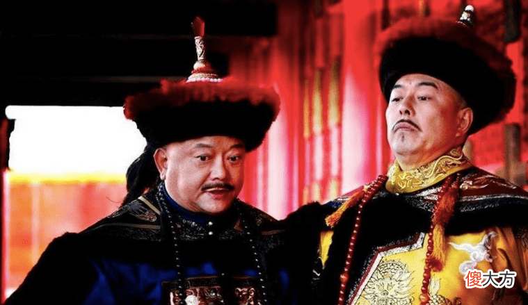 【历史故事】《铁齿铜牙纪晓岚》中和珅赈灾往粥里丢沙子，乾隆大受震撼
