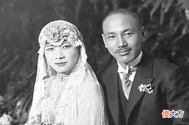 【历史故事】蒋介石日记揭秘：想起洁如前事，只觉痛恨不堪几乎晕厥，是何事？