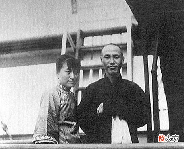 【历史故事】蒋介石日记揭秘：想起洁如前事，只觉痛恨不堪几乎晕厥，是何事？