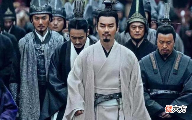 【爱历史】夷陵之战前吴蜀的外交博弈：刘备派人吊唁曹操，孙权纳贡称臣