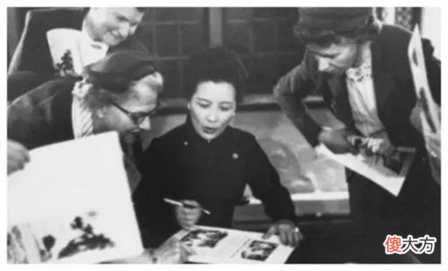【历史故事】蒋介石死后，晚年的宋美龄在美国靠什么生活