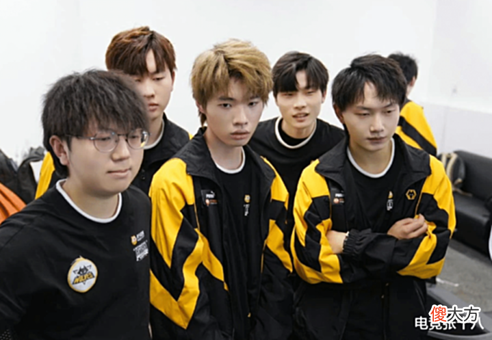 【游戏迷】小胖回归后,迎来首次与花海的战争,水友:这下有好戏看了