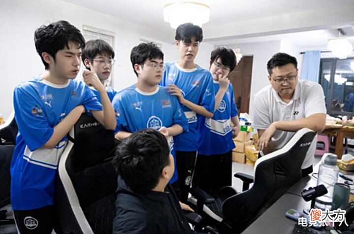 【游戏迷】小胖回归后,迎来首次与花海的战争,水友:这下有好戏看了