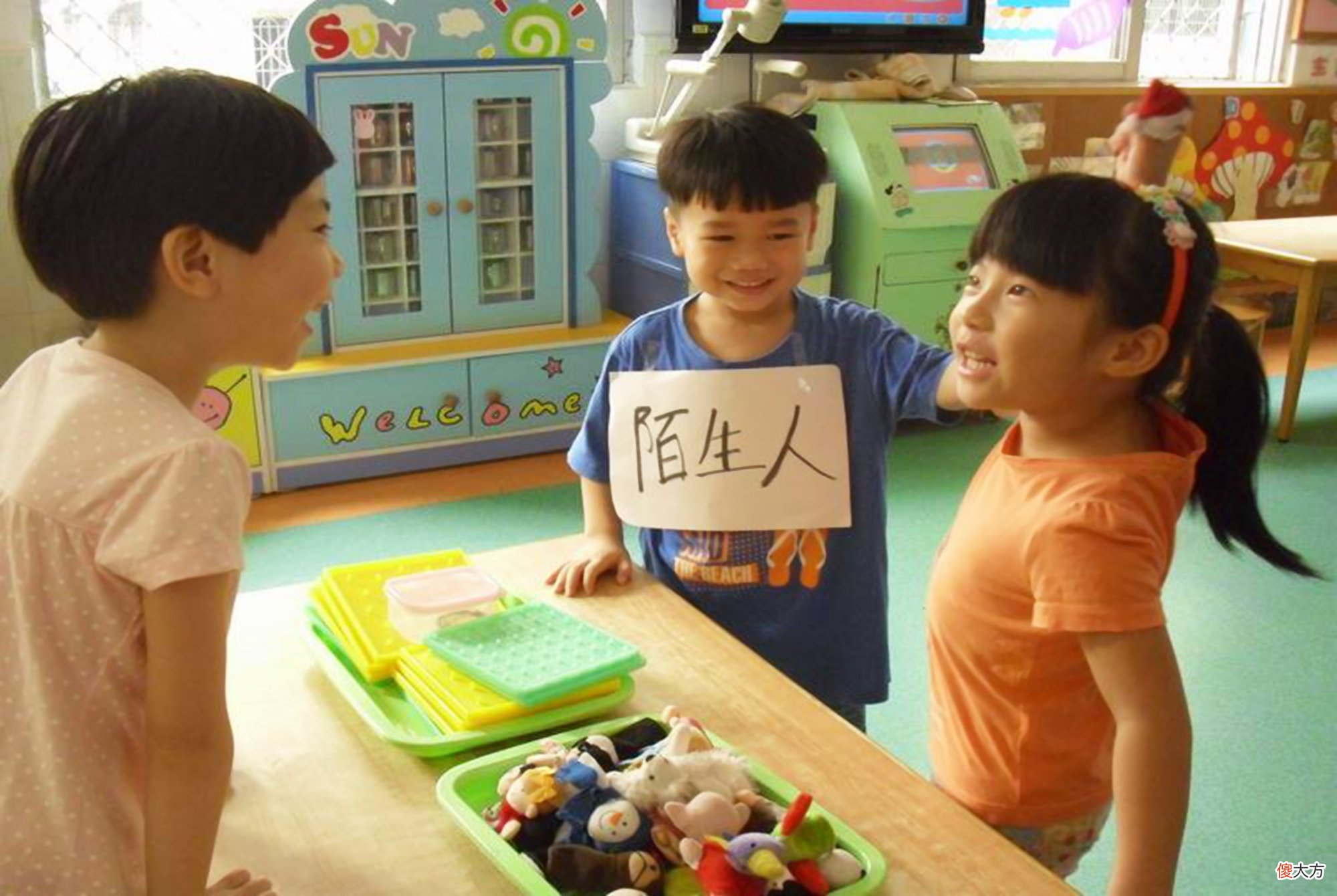 如果不想孩子以后“被骗”，父母就要告诉他：遇事遇人不能太善良