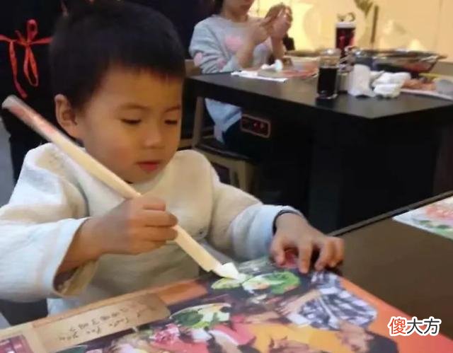家里吵架了，怎么做才能减轻孩子内心的伤害