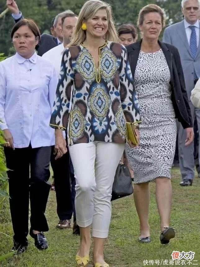 【就爱时尚】出门别总穿短裤,今夏流行花苞裙、阔腿裤和小白裤,实用又优雅