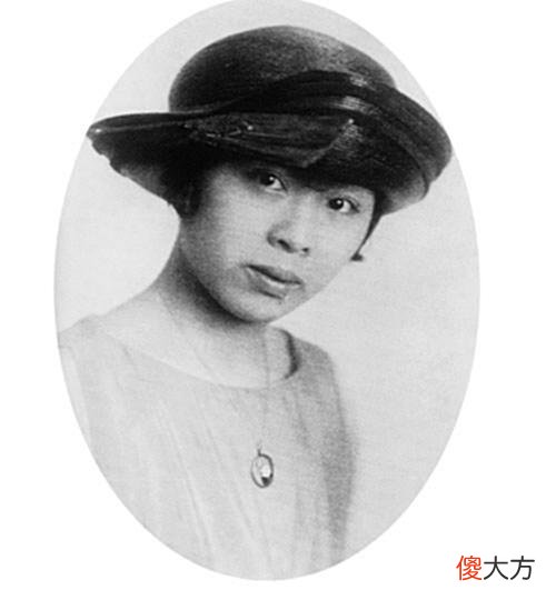 【历史故事】她是新中国第一桩西式离婚案的女主角，她是中国首位女银行家，她创办了我国第一家服装设计公司