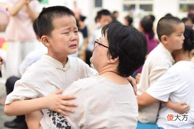 打骂孩子是一种无能的表现，“智商不够拳脚凑”这种做法有大隐患