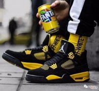 【时尚一点】新倒钩再曝光，TS x AJ1 黑白亲着亮相＆真雷公 Air Jordan 4 或将复刻？