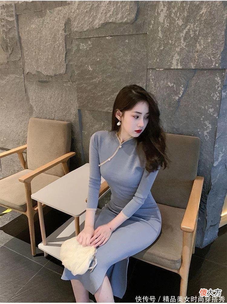 【时尚一点】蓝色修身的旗袍裙给人一种温婉知性的成熟美