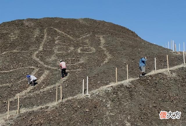 秘鲁沙漠山坡惊现一只37米的“猫”！距今约2000年历史