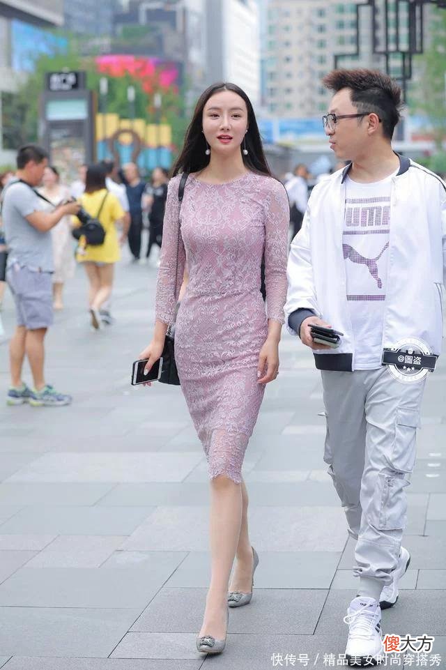 【时尚一点】美女小姐姐穿蕾丝裙气质超群，十分迷人，站在那里都是一种美的视觉享受！