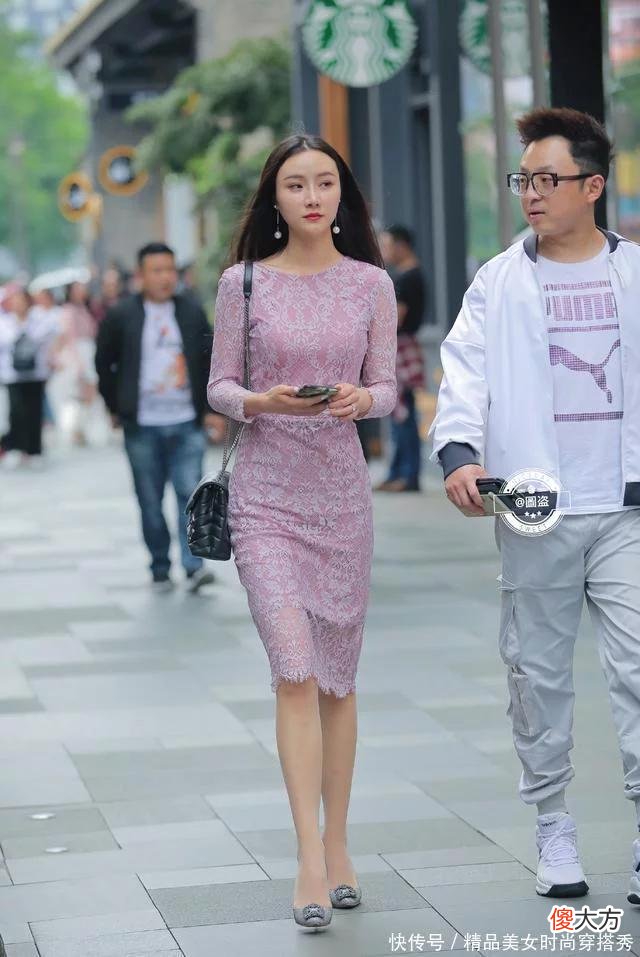 【时尚一点】美女小姐姐穿蕾丝裙气质超群，十分迷人，站在那里都是一种美的视觉享受！