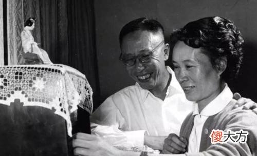 【爱历史】清朝末代皇帝溥仪，一生娶了5个妻子，却没有一个孩子