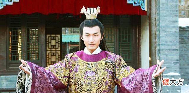 【历史故事】方孝孺被诛十族后，朱棣选择谁替他写诏书？