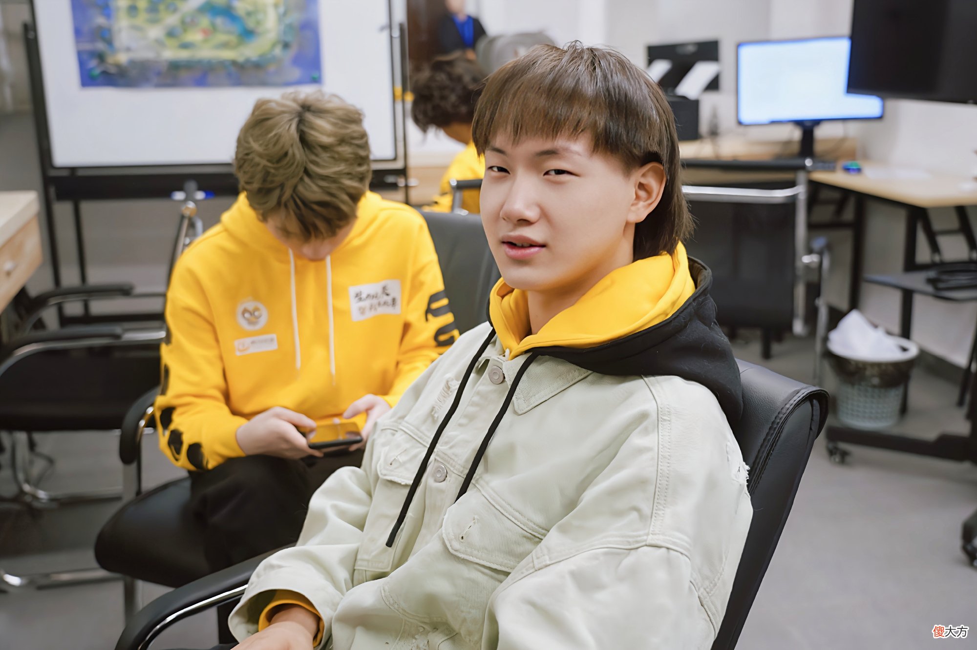 【游戏世界】AG超玩会粉丝全是假粉?KPL五五开黑节投票,一诺被直接碾压