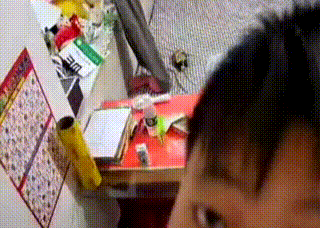 你有张良计我有过墙梯：怕儿子玩手机爸爸家里装监控，孩子偷偷调换摄像头方向