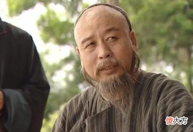 【爱历史】将军上厕所时看到一群蚂蚁，对士兵下令说：赶紧撤退，违令者斩。