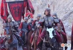 【爱历史】将军上厕所时看到一群蚂蚁，对士兵下令说：赶紧撤退，违令者斩。