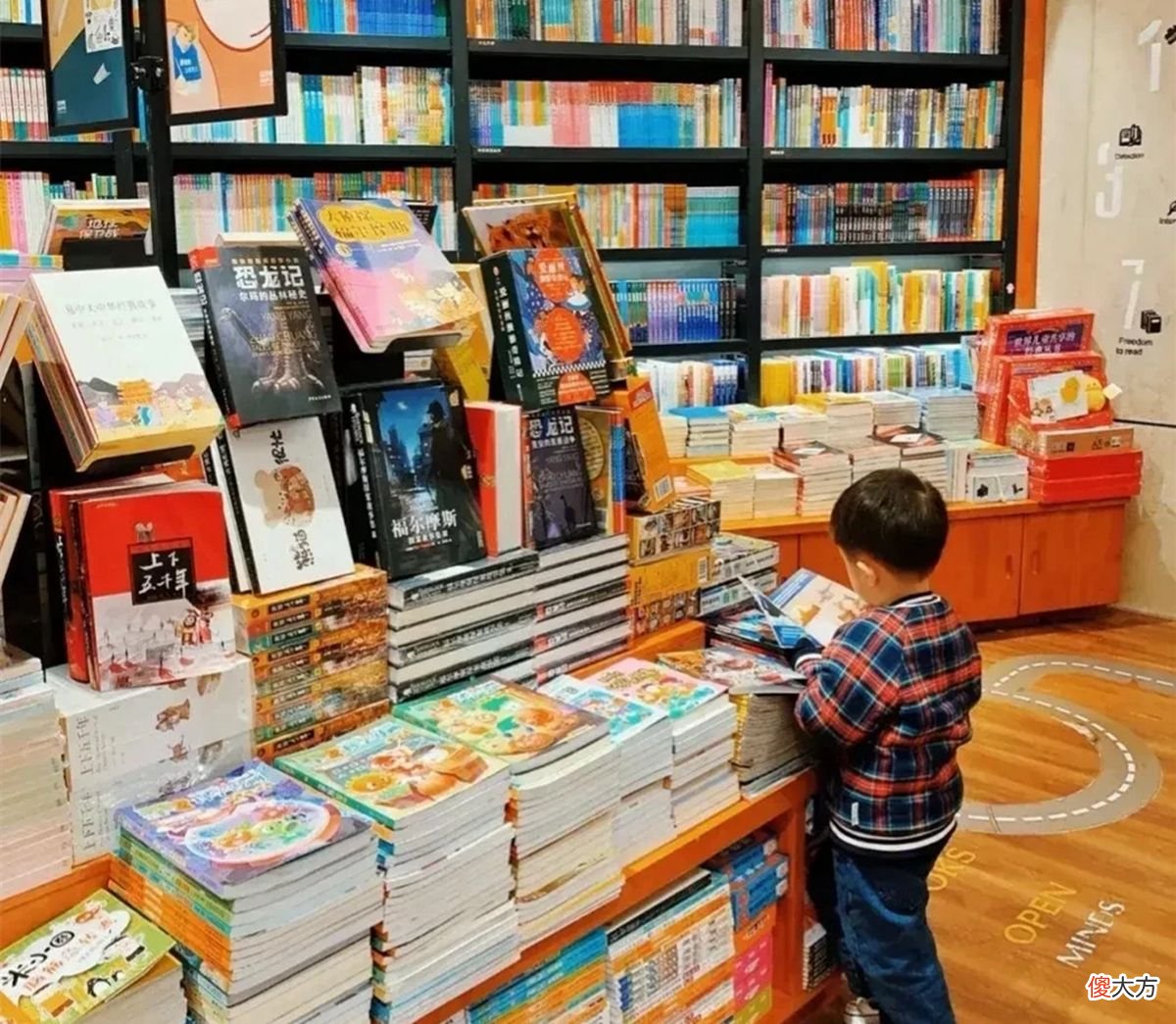 清华教授退休在家带孙子看“闲书”，5年后，孩子的变化大多人比不了