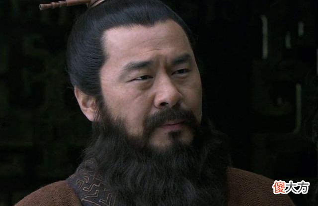 【历史故事】青梅煮酒，曹操夸狼狈的刘备为英雄是眼光好？错了，是为了自夸