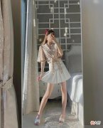 【时尚一点】适合娇小女生的“糖果色”穿搭，看一眼就爱上，出街轻松美成焦点