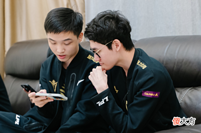【游戏迷】V5首发XLB迎战强敌TES，官博沦陷！粉丝质疑：这都不上Karsa？