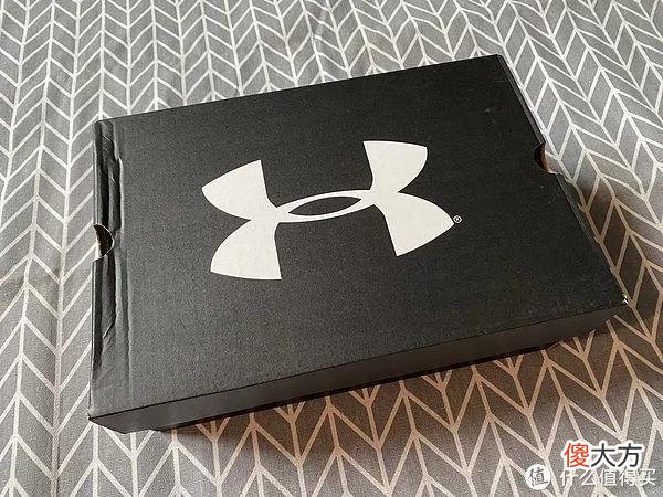 【时尚一点】胖胖买的鞋 篇一百五十六:273元入手,Under Armour FLOW VELOCITI跑鞋