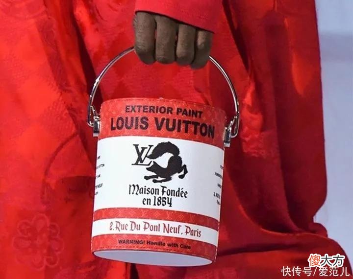 【时尚一点】巴黎世家的垃圾袋，输给了 LV 的油漆桶，各位有事吗？