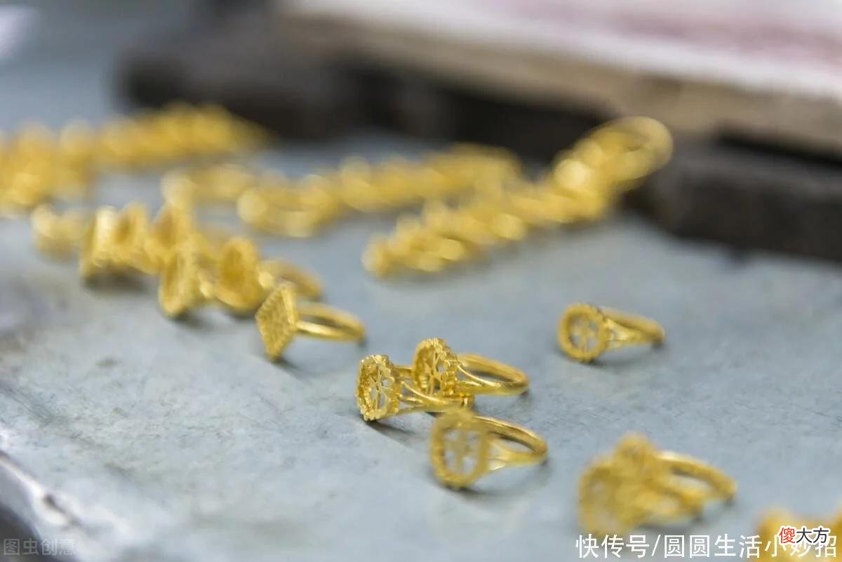 【时尚一点】黄金首饰你天天戴吗?这4种情况赶紧摘下来,否则首饰越戴越轻