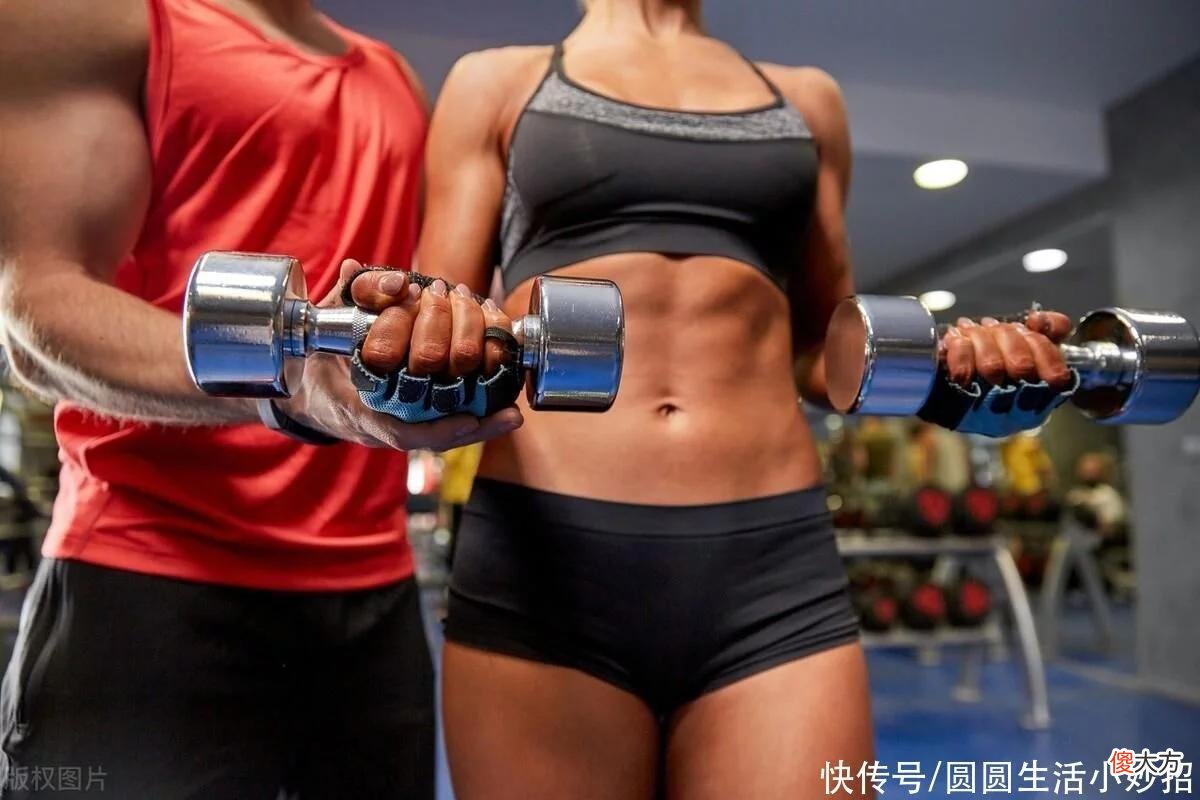 【时尚一点】黄金首饰你天天戴吗?这4种情况赶紧摘下来,否则首饰越戴越轻
