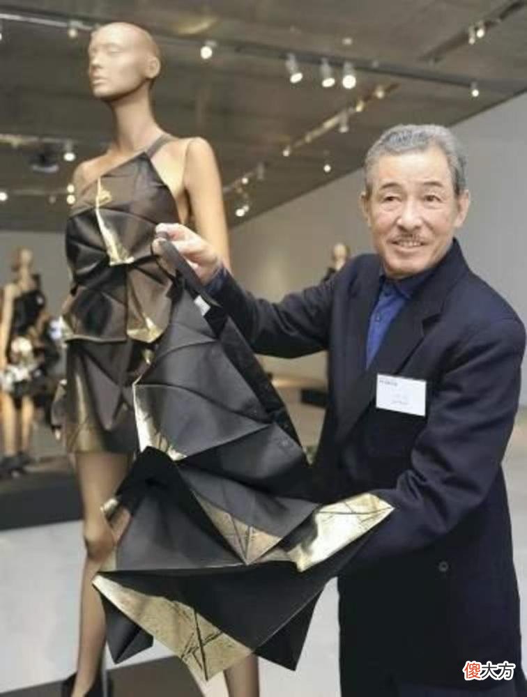 【时尚一点】日本时装设计师三宅一生：以一片布剪裁征服世界