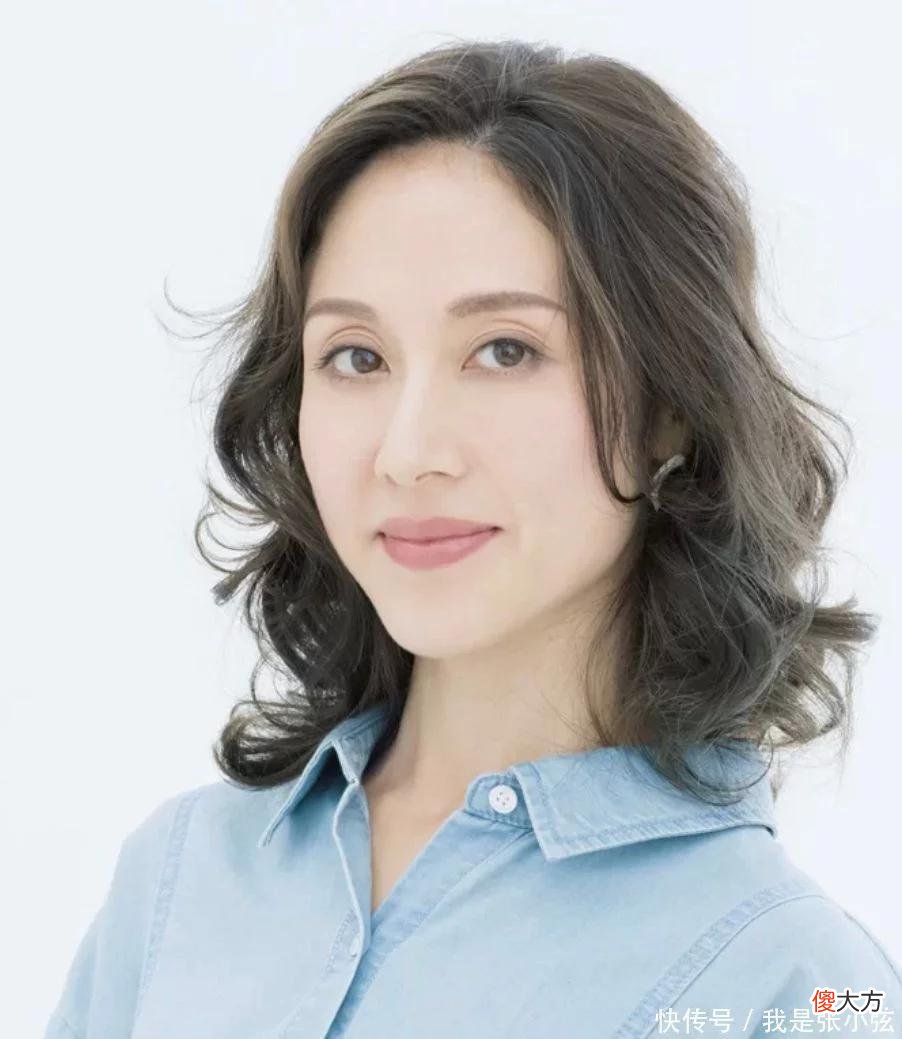 【时尚一点】女人到了50岁发型决定气质，3款“大妈发型”要记得避开，太显老