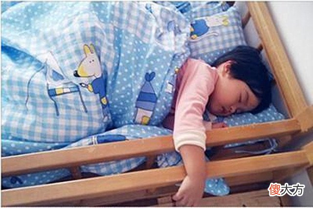 孩子几岁和父母“分床”？李玫瑾：至少过了这个年龄，太早不合适