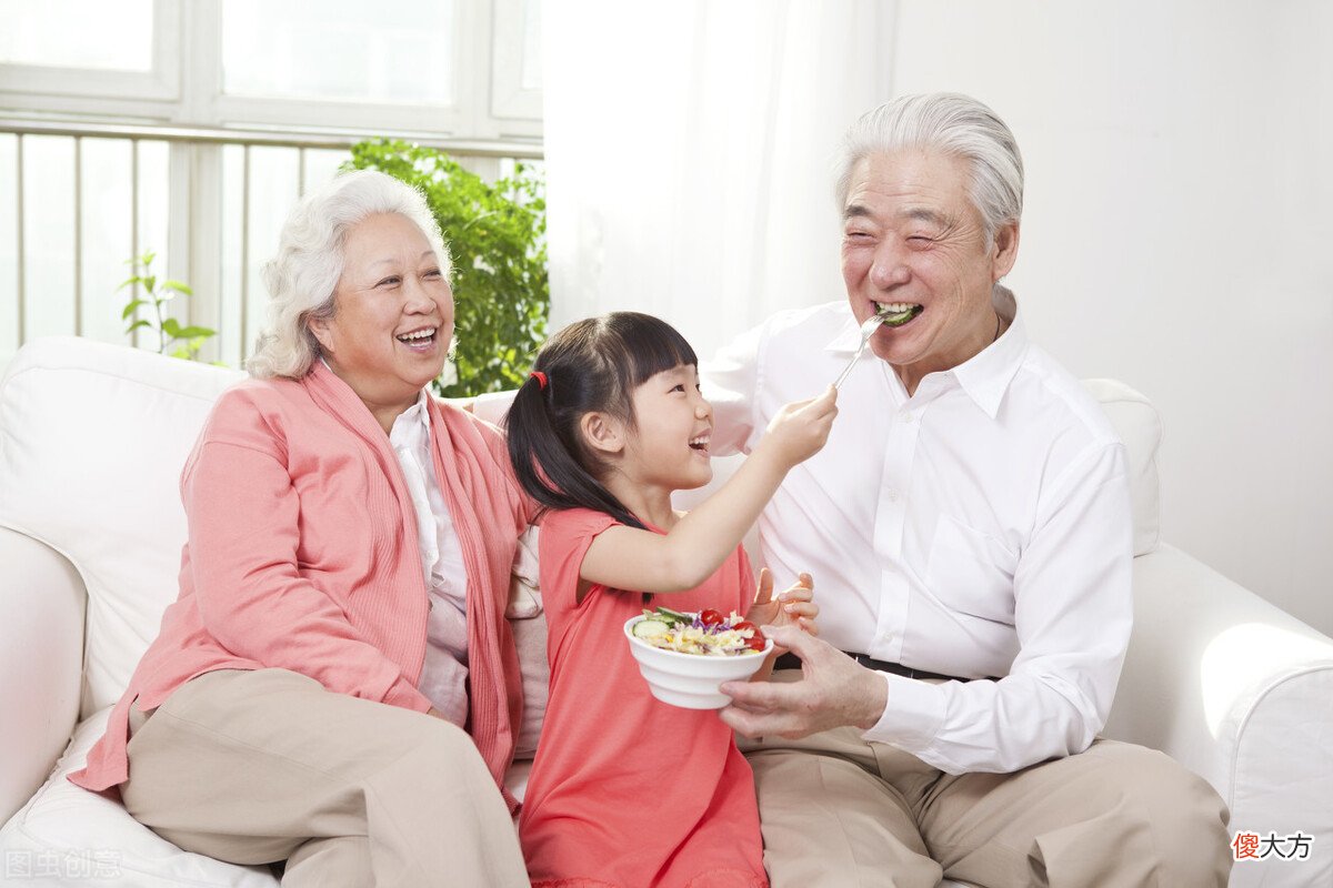 孙子亲，还是外孙更亲？看三个老人的心里话