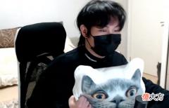 【游戏迷】真不是油腻大叔！北慕生日露脸直播，小鲜肉长相让无数女粉尖叫