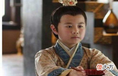 【爱历史】她是国际巨骗，靠一张脸从农妇变身皇室公主，晚年身份揭穿，却已富贵一生