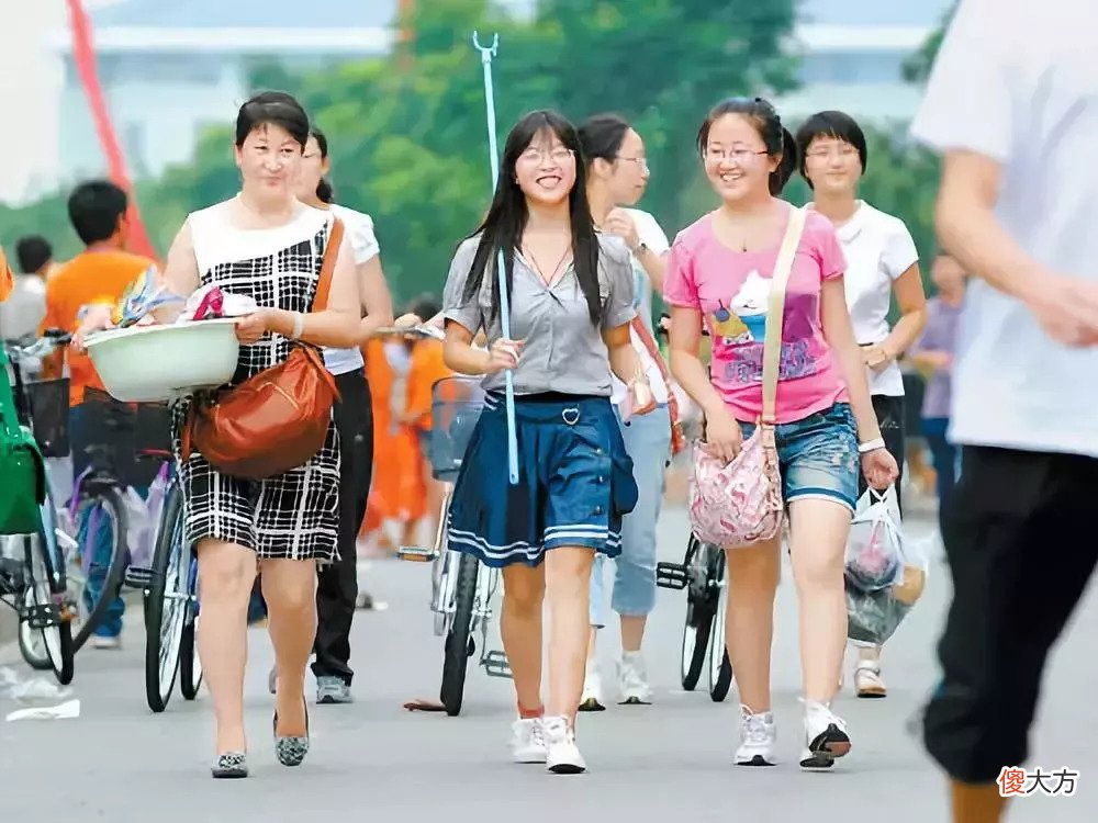 9月开学季,大一新生需要家长“护送”吗?不妨听听孩子的真心话