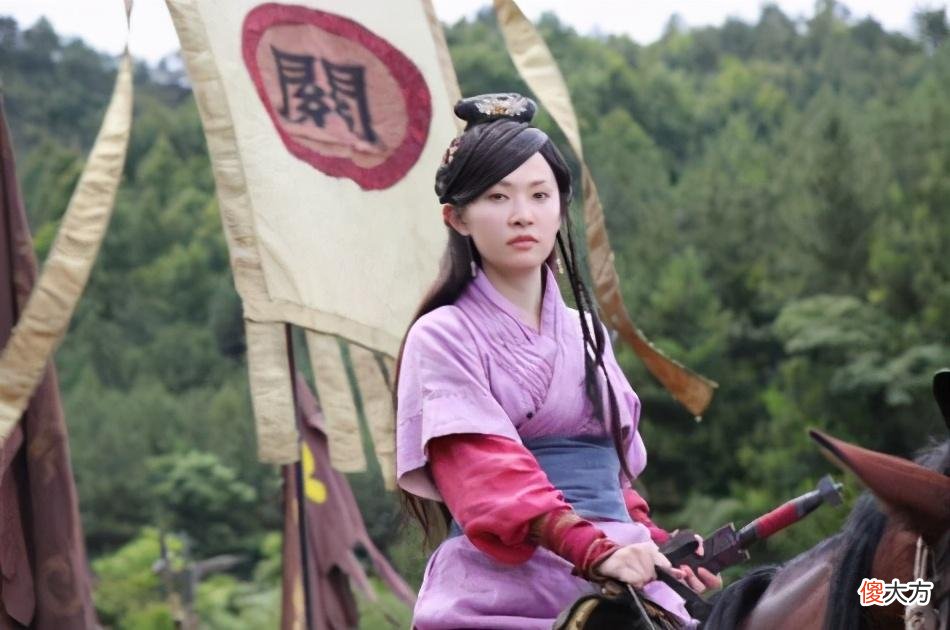 【历史故事】古代的宝剑为何能削铁如泥？专家：很正常，现代菜刀也能做到