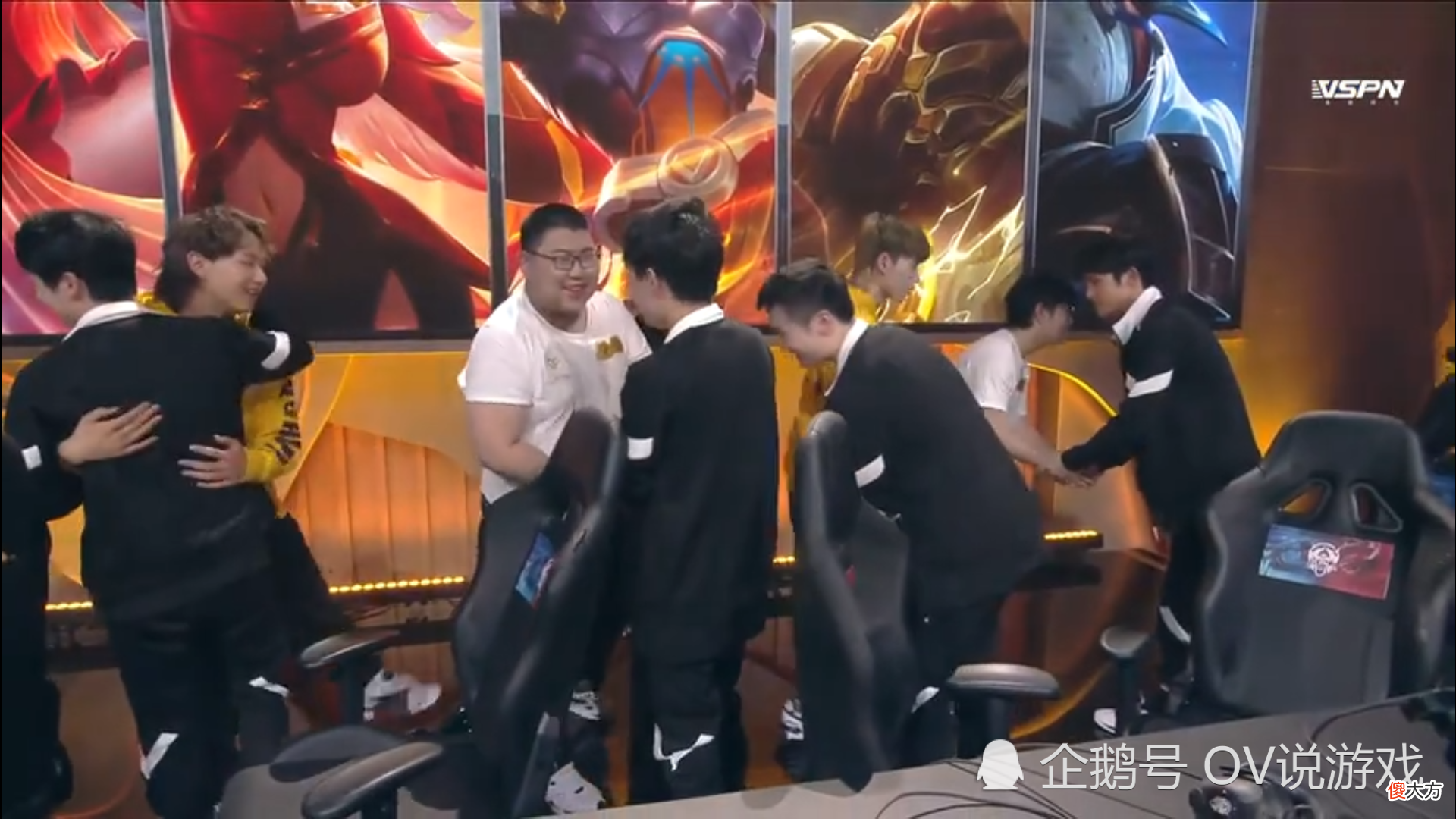 【游戏世界】QG演了吗？3：2险胜RNGM，QG那是真的菜！