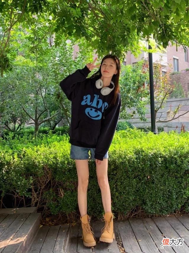 【时尚一点】秋季普通女生该如何穿?看完这8套搭配你就懂,轻松穿出时髦感!