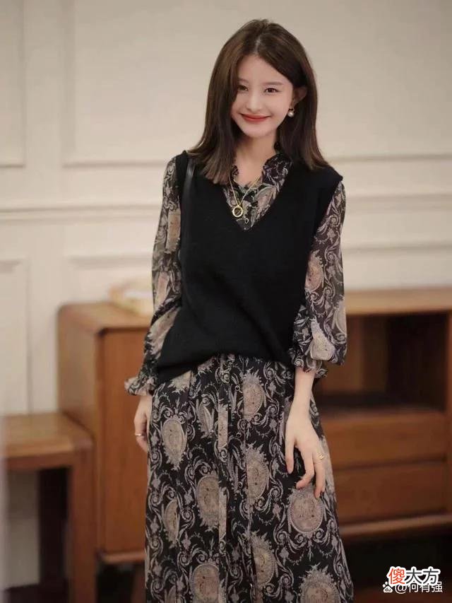 【时尚一点】秋季普通女生该如何穿?看完这8套搭配你就懂,轻松穿出时髦感!
